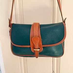 Elegant Green and Tan Leather Shoulder Bag